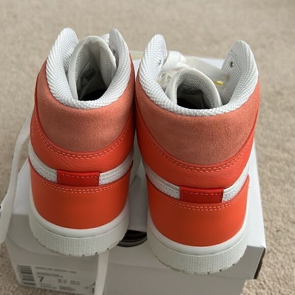 Jordan 1 Mid Womens 7 - Picture 4 of 6